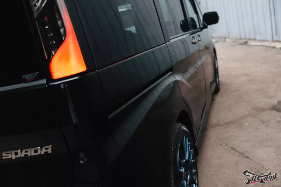 Забронировали Honda Stepwgn прозрачным глянцевым полиуретаном